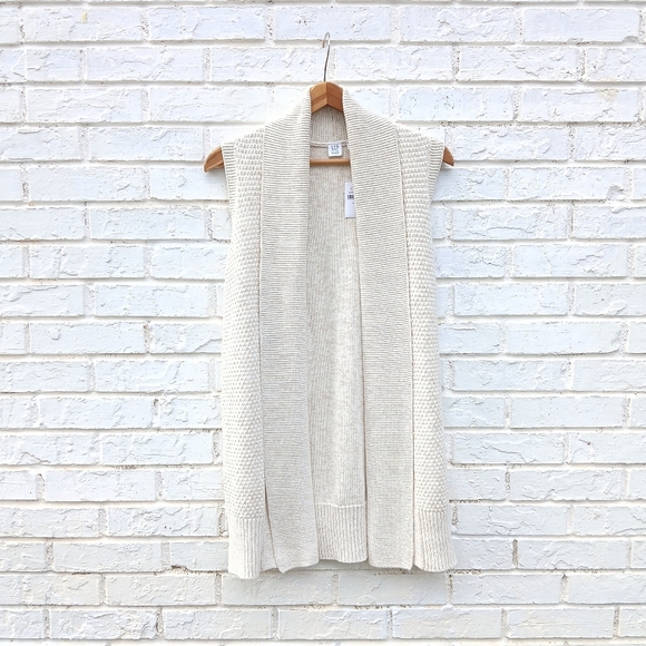 NWT Gap Shawl Collar Vest Beige Small - Picture 2 of 7